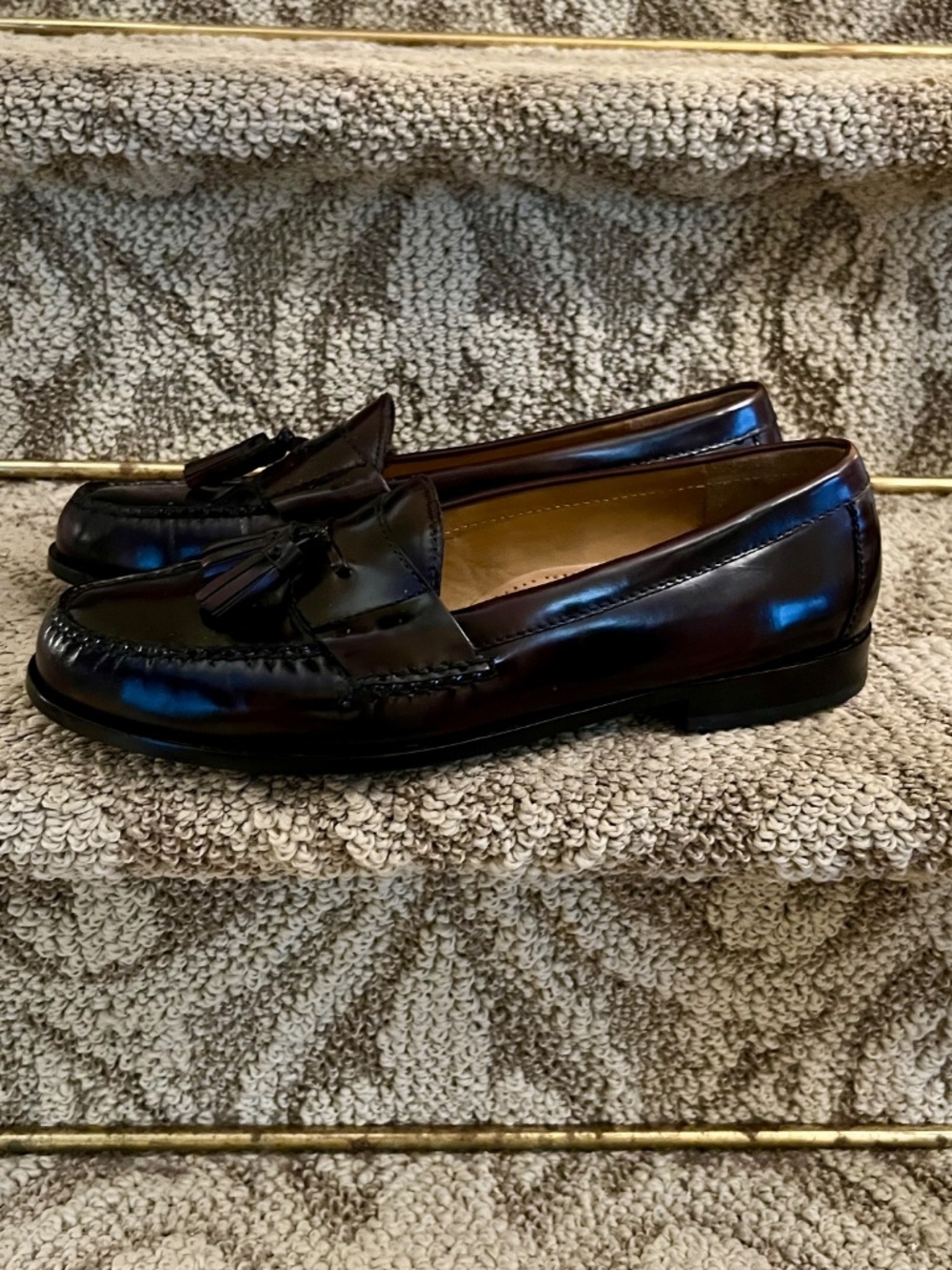 EUC Men's Cole Haan Pinch Tassel Loafers Shoes in Burgundy Brown Size 11 D - Picture 5 of 6